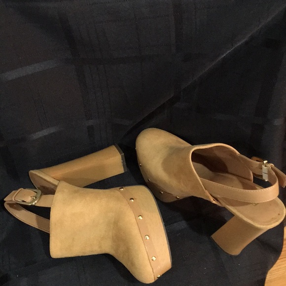 Shoes - Picture 2 of 3